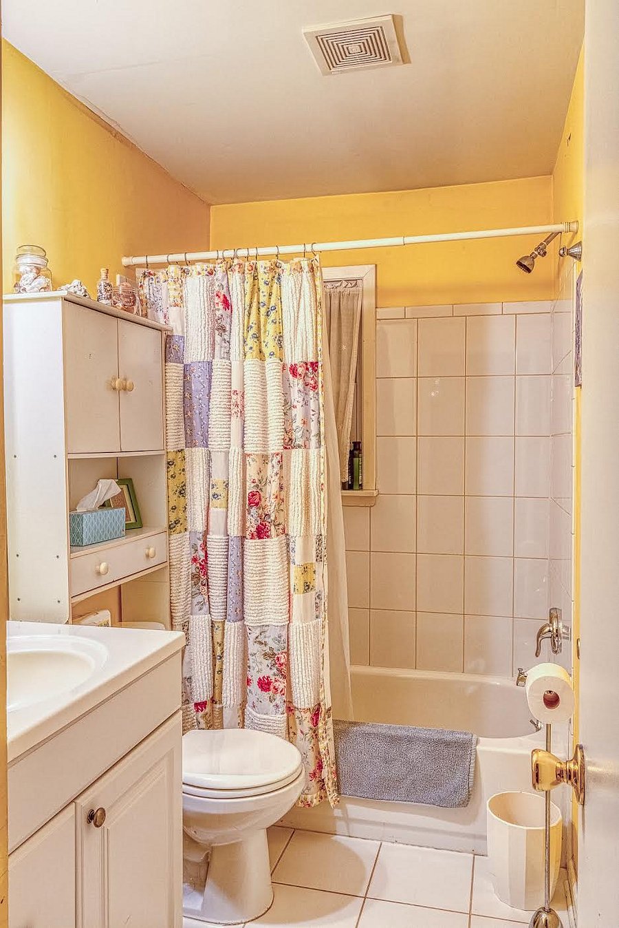 downstairs shared bathroom
