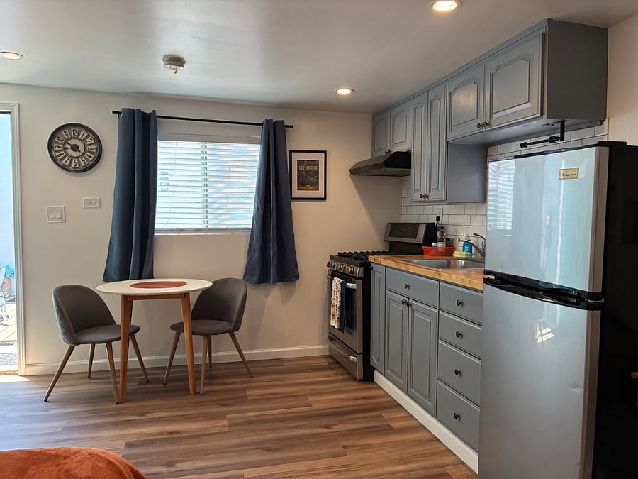Furnished Finder property 405723_1 photo 3