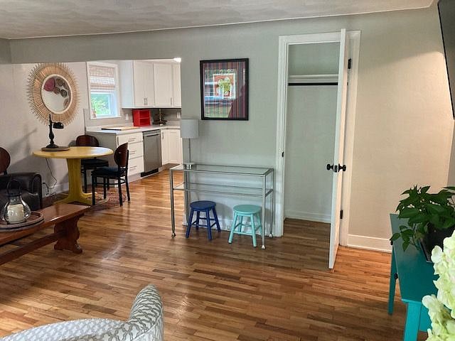 Furnished Finder property 405772_1 photo 12