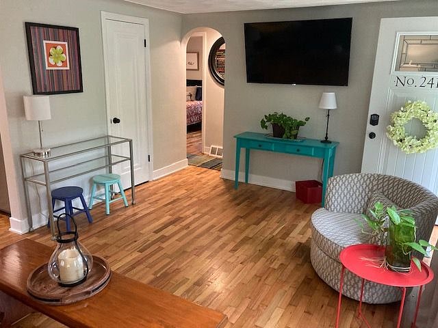 Furnished Finder property 405772_1 photo 18