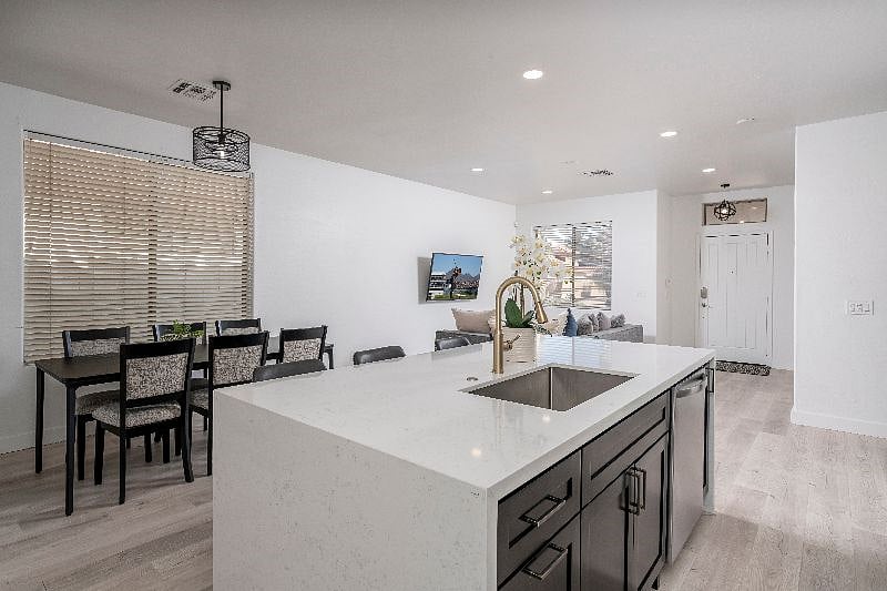 Furnished Finder property 405839_1 photo 15