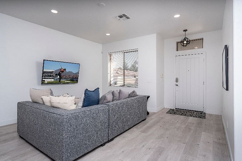 Furnished Finder property 405839_1 photo 7