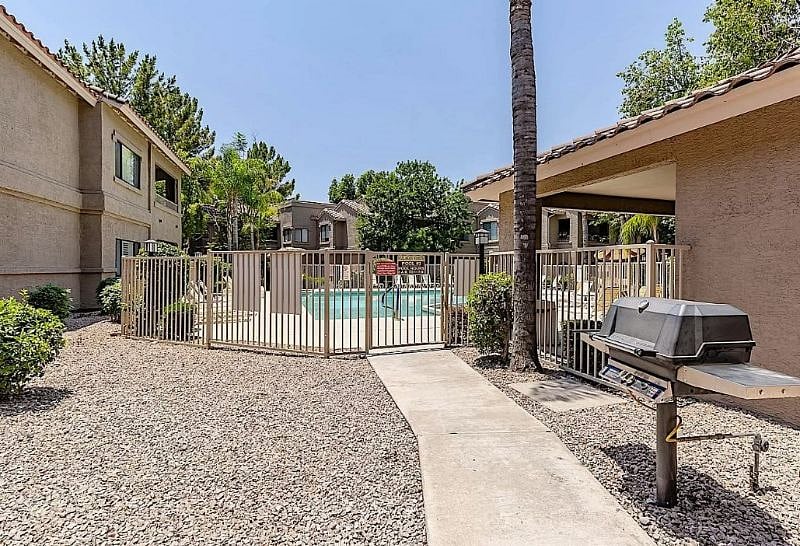 Furnished Finder property 405879_1 photo 17