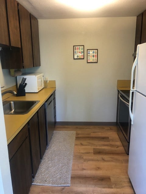 Furnished Finder property 405990_1 photo 8