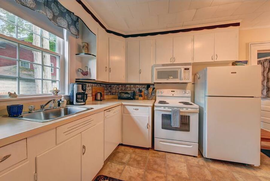 Fully stocked kitchen.