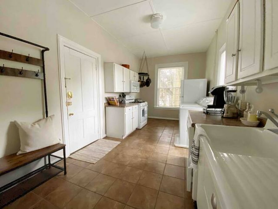 Furnished Finder property 406169_6 photo 7