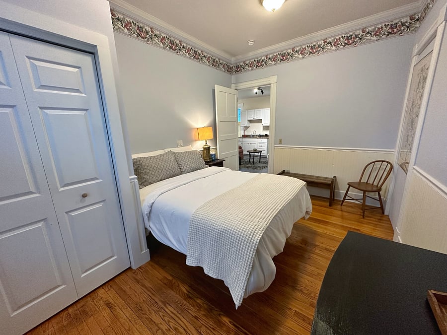 Furnished Finder property 406169_8 photo 2