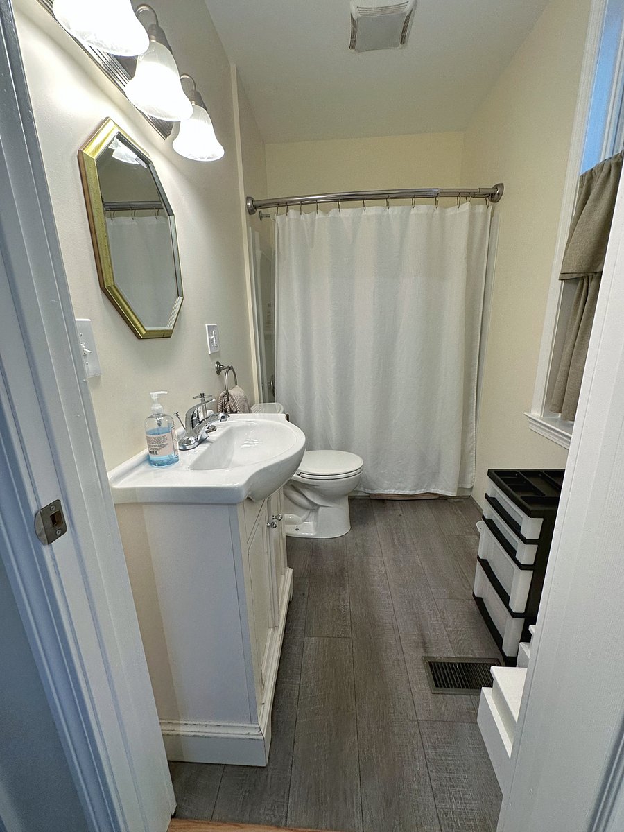 Furnished Finder property 406169_8 photo 4