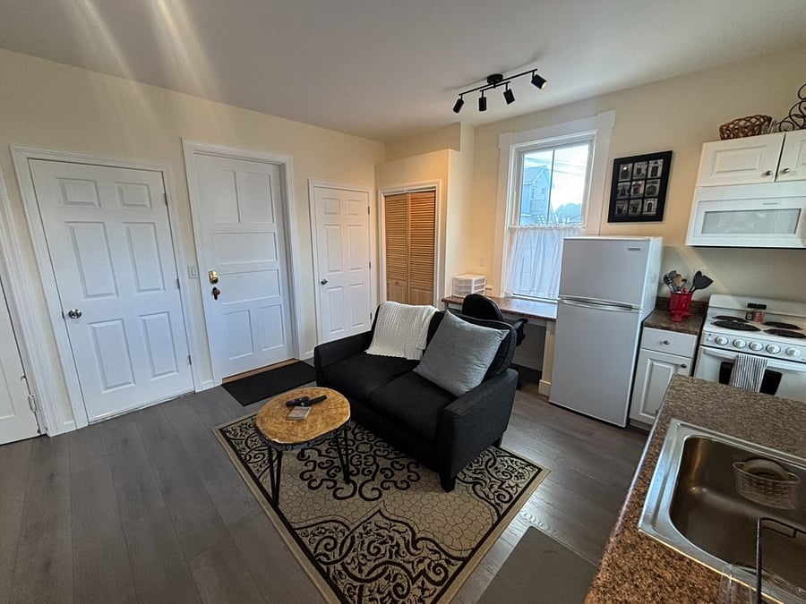 Furnished Finder property 406169_8 photo 7