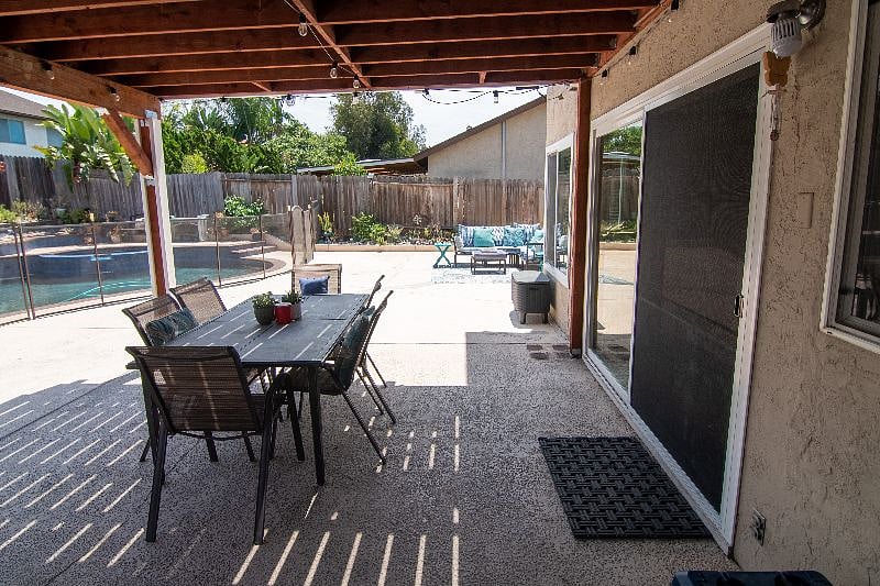 Outdoor eating area with BBQ grill and propane included (not pictured)