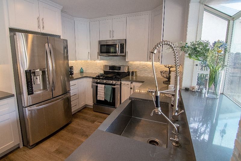 Huge new farmhouse sink with reverse osmosis water filtration system