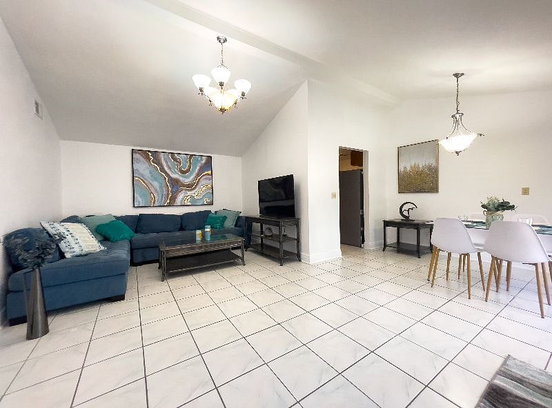 Furnished Finder property 406180_1 photo 25