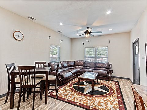 Furnished Finder property 406210_1 photo 15