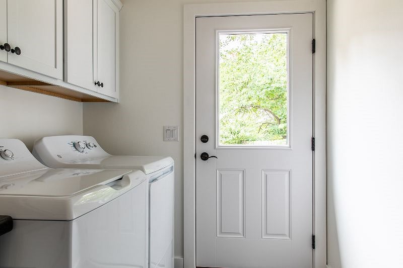 Washer/Dryer available for use. Side door leads to large outdoor patio.
