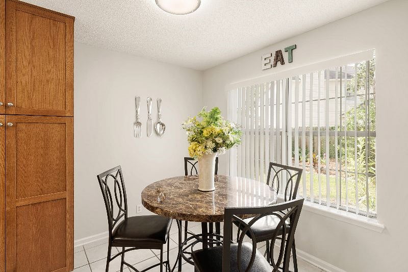 Furnished Finder property 406246_1 photo 2