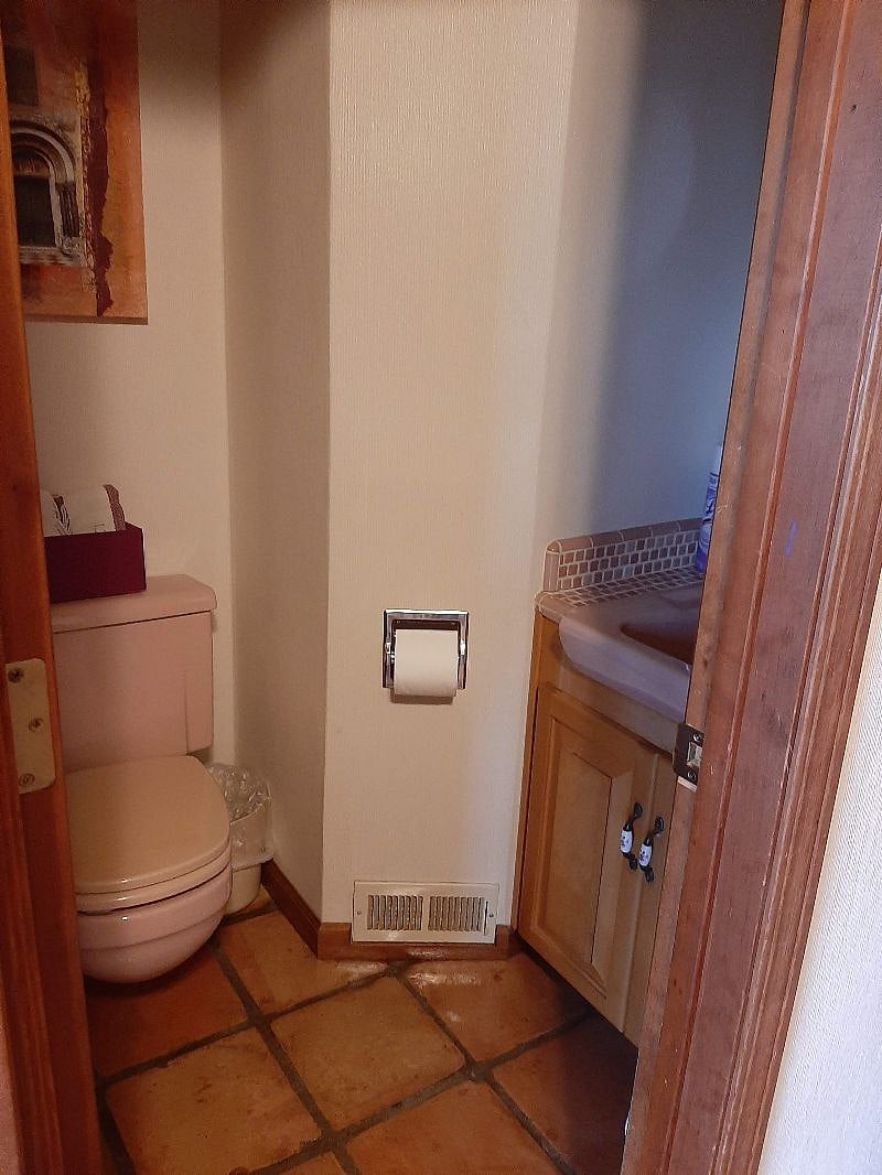 1/2 bath
