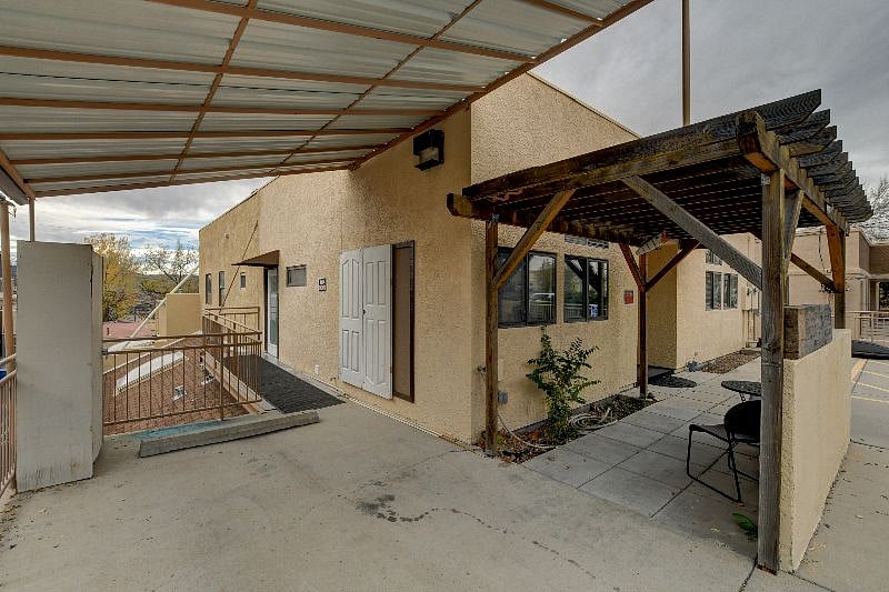 Furnished Finder property 406484_1 photo 3