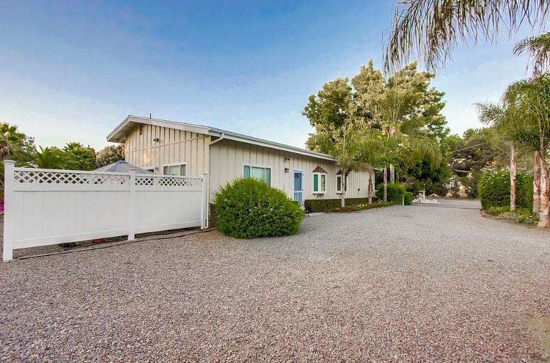 Furnished Finder property 406509_1 photo 13