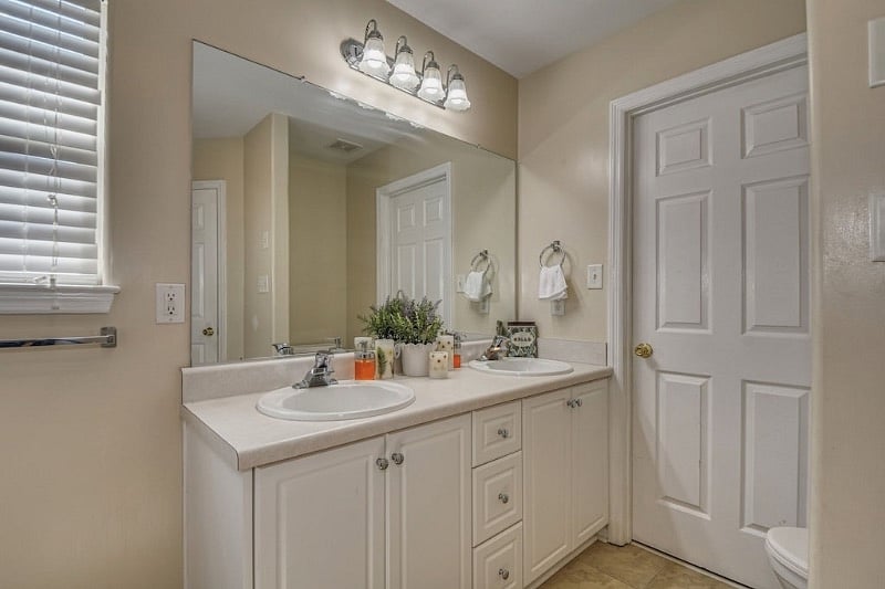 Master bathroom.