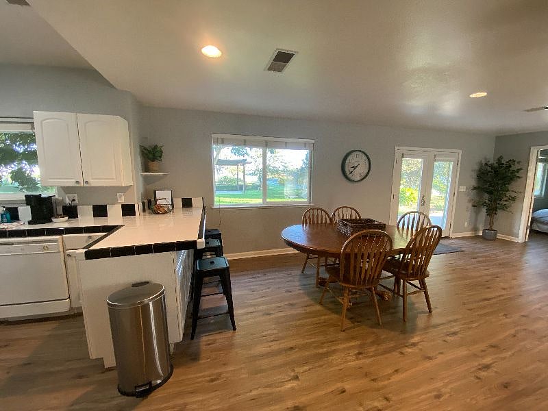 Furnished Finder property 406664_1 photo 7