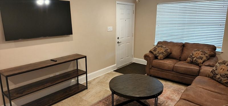 Furnished Finder property 406740_1 photo 3