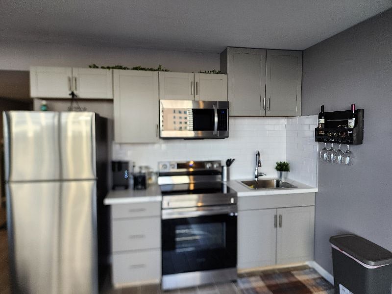 Furnished Finder property 406803_2 photo 8