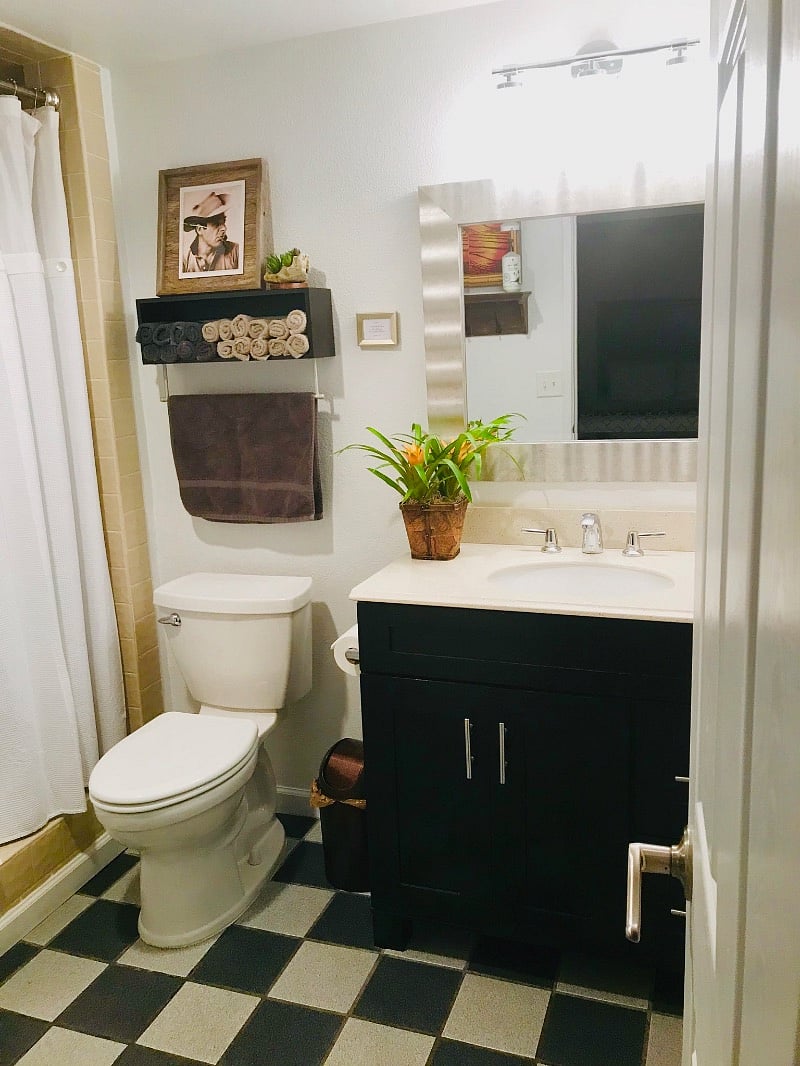 non clogging power flush toilet. Nice size vanity, plenty of towels etc. Shampoo etc...
The shower has a very nice rainforest showerhead.