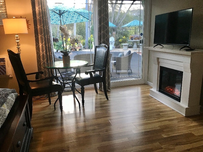 Get cozy with electric fireplace and smart TV. You can enjoy the views from the dining table.