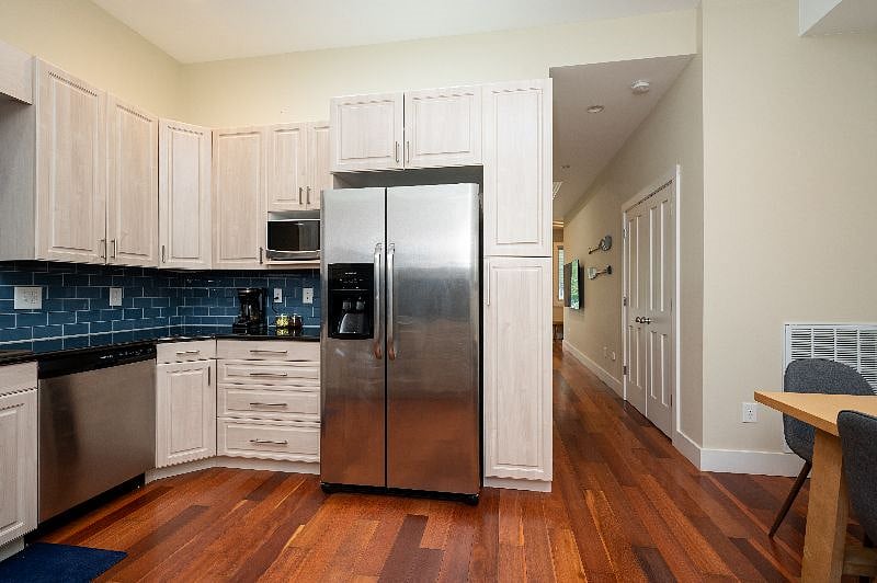 Furnished Finder property 406928_1 photo 18