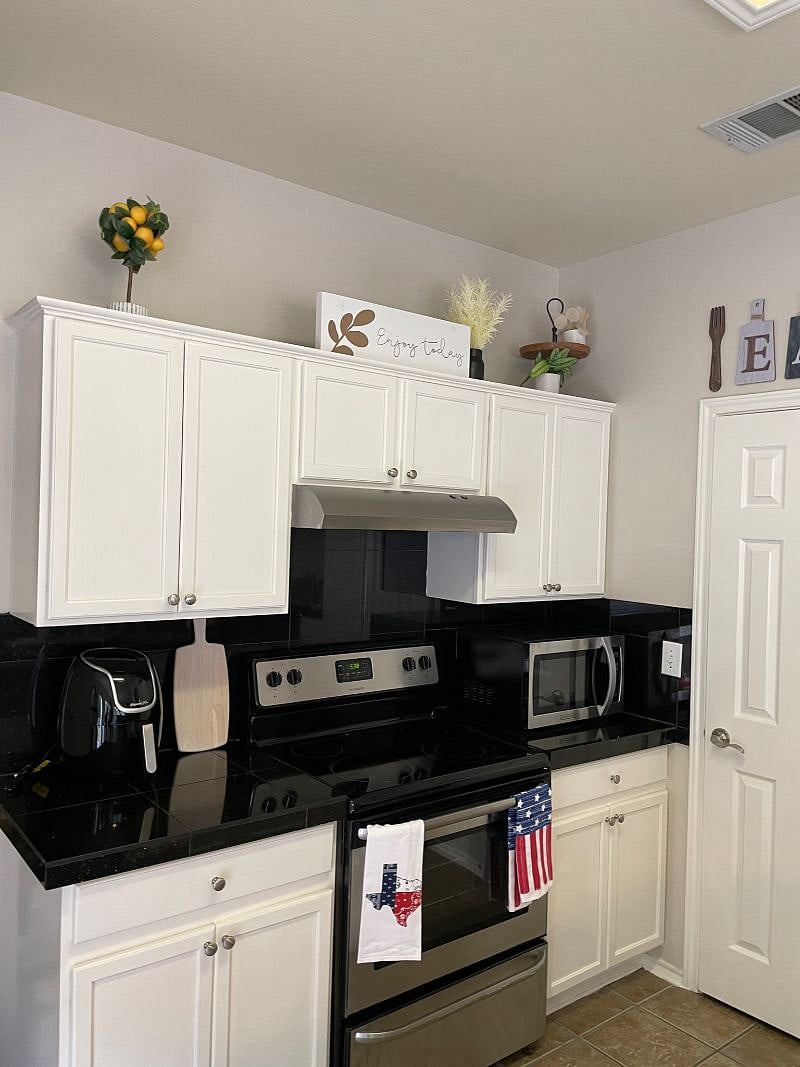 Furnished Finder property 407051_1 photo 22