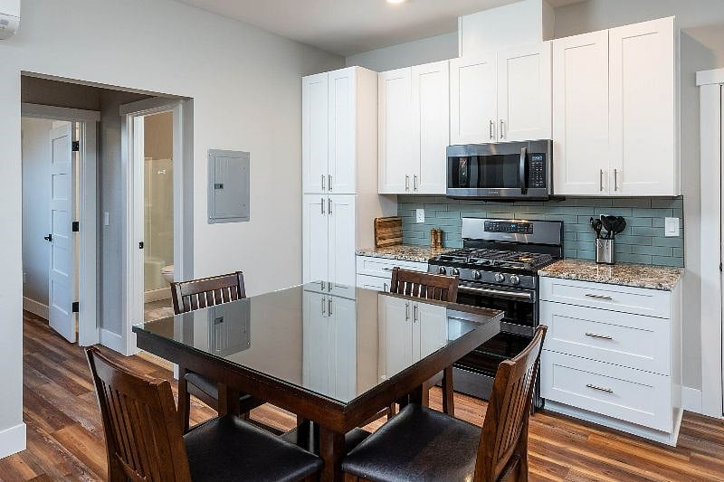 Furnished Finder property 407057_1 photo 8