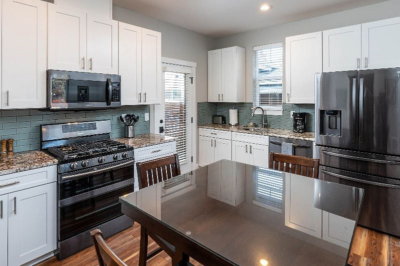 Furnished Finder property 407057_1 photo 9