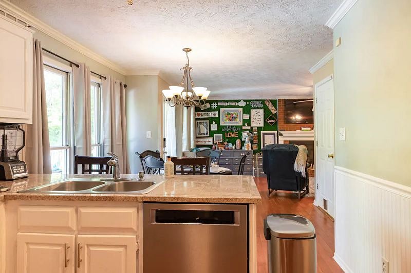 Furnished Finder property 407075_1 photo 17