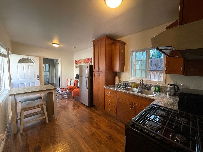 Furnished Finder property 407220_1 photo 4