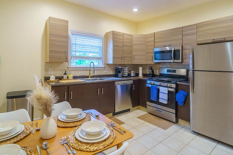 Furnished Finder property 407247_1 photo 9