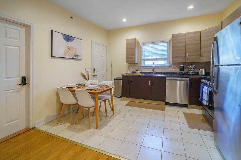 Furnished Finder property 407247_1 photo 13