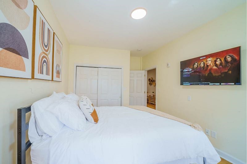 Furnished Finder property 407247_1 photo 30