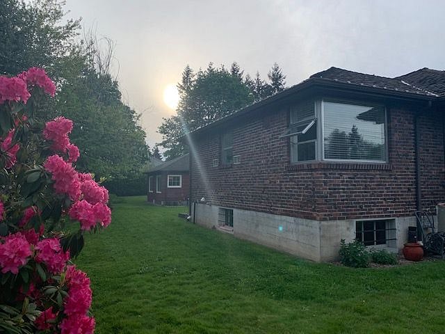 A peaceful setting. 
