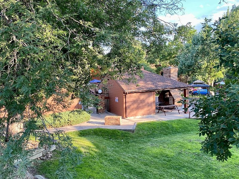 Pinon Sun Clubhouse and Party Area.