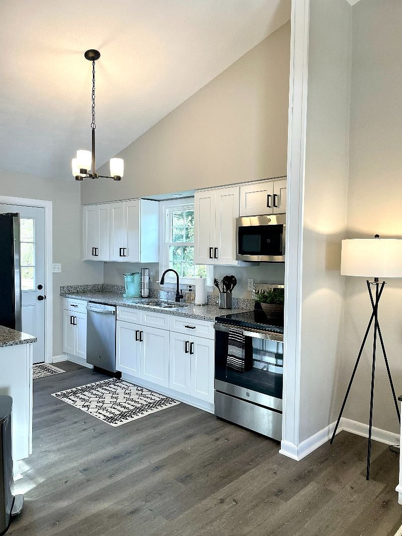Furnished Finder property 407395_1 photo 11