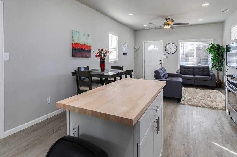 Furnished Finder property 407480_1 photo 5