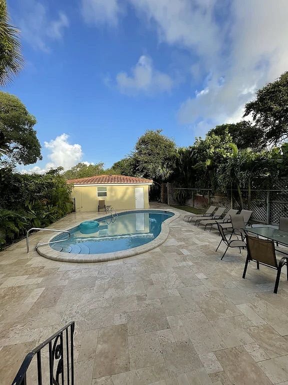 Furnished Finder property 407496_1 photo 8