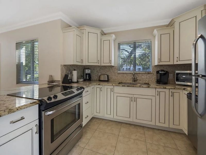 Furnished Finder property 407496_1 photo 20