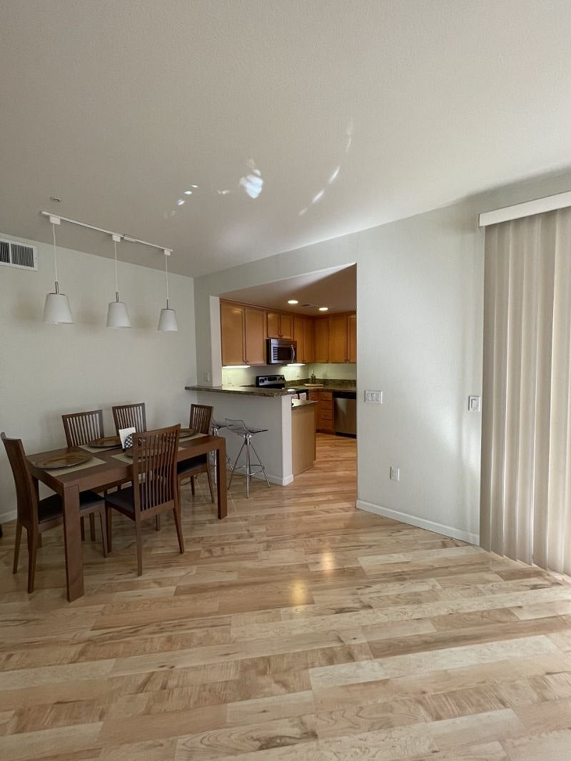Furnished Finder property 407585_1 photo 6