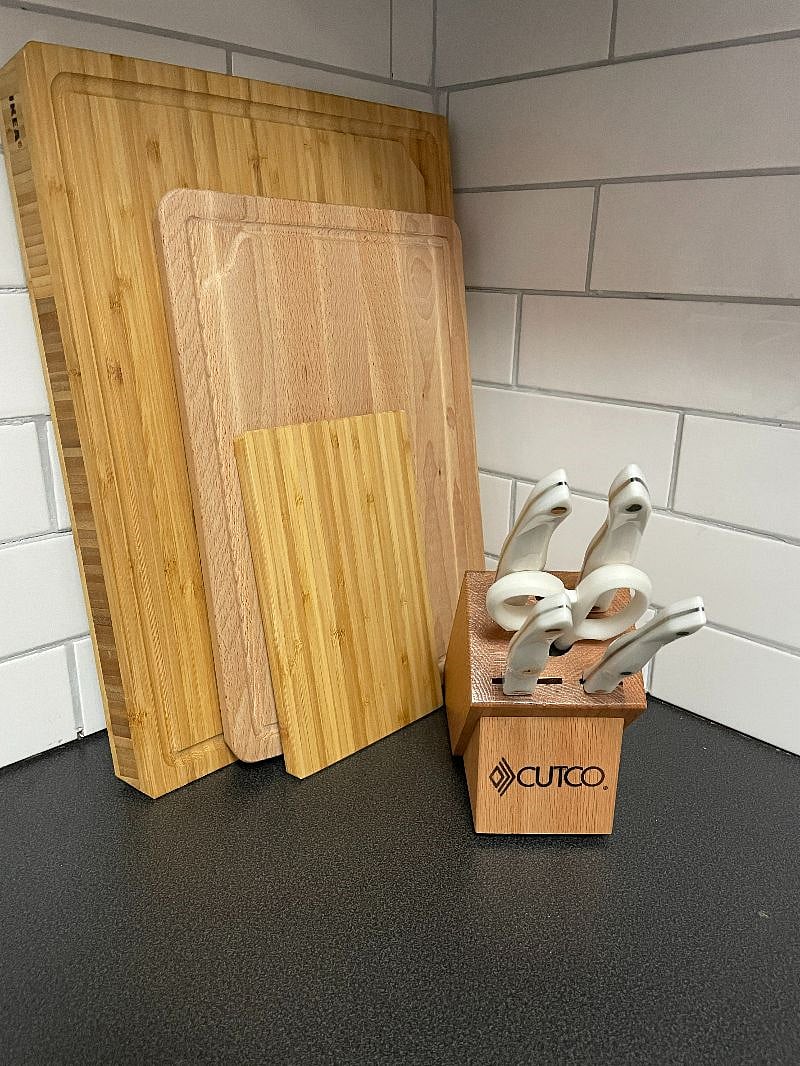 Quality Cutco knives 