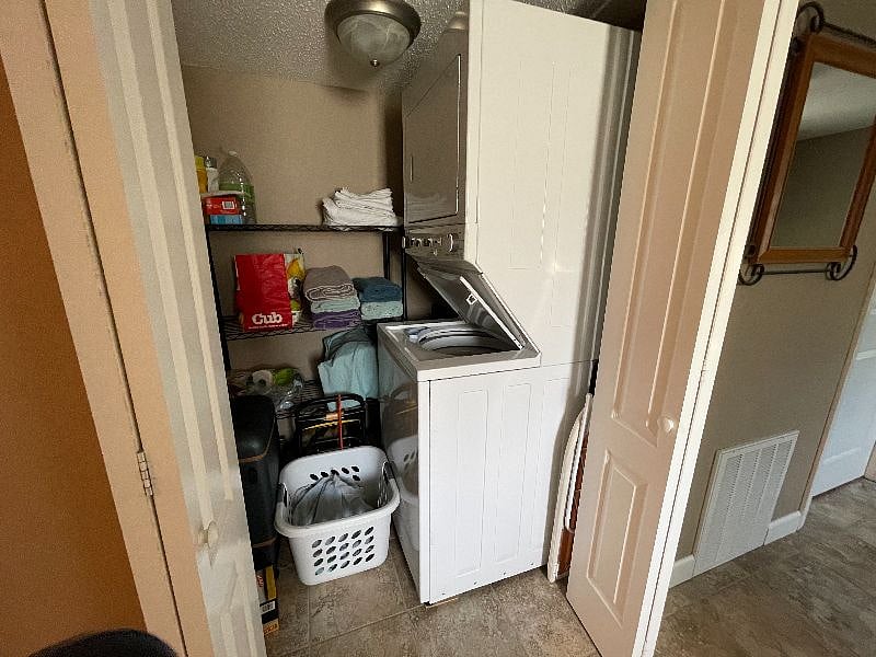 Furnished Finder property 407609_1 photo 2