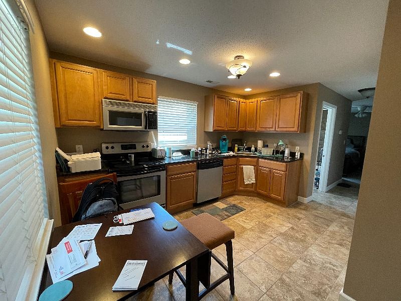 Furnished Finder property 407609_1 photo 1