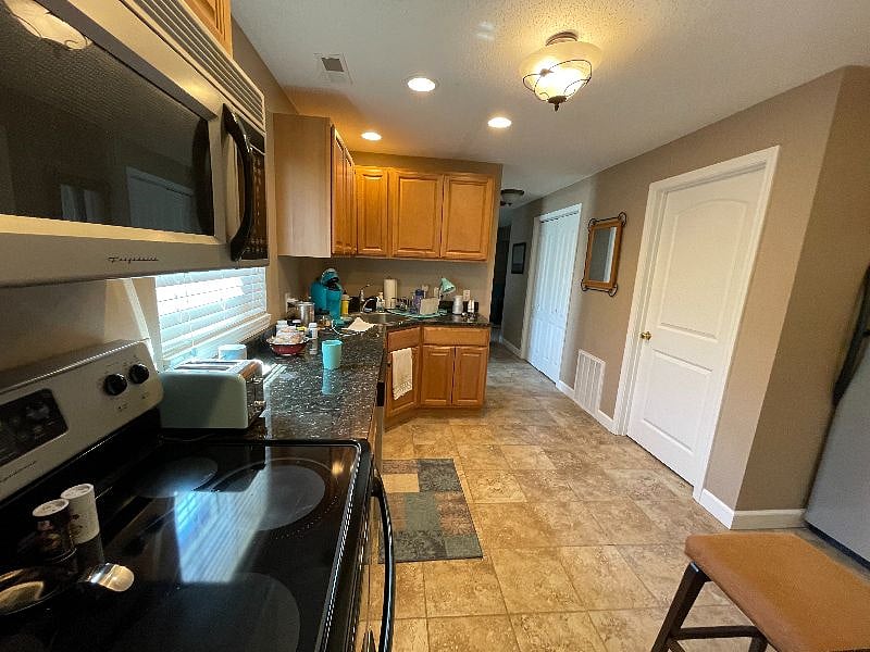 Furnished Finder property 407609_1 photo 12