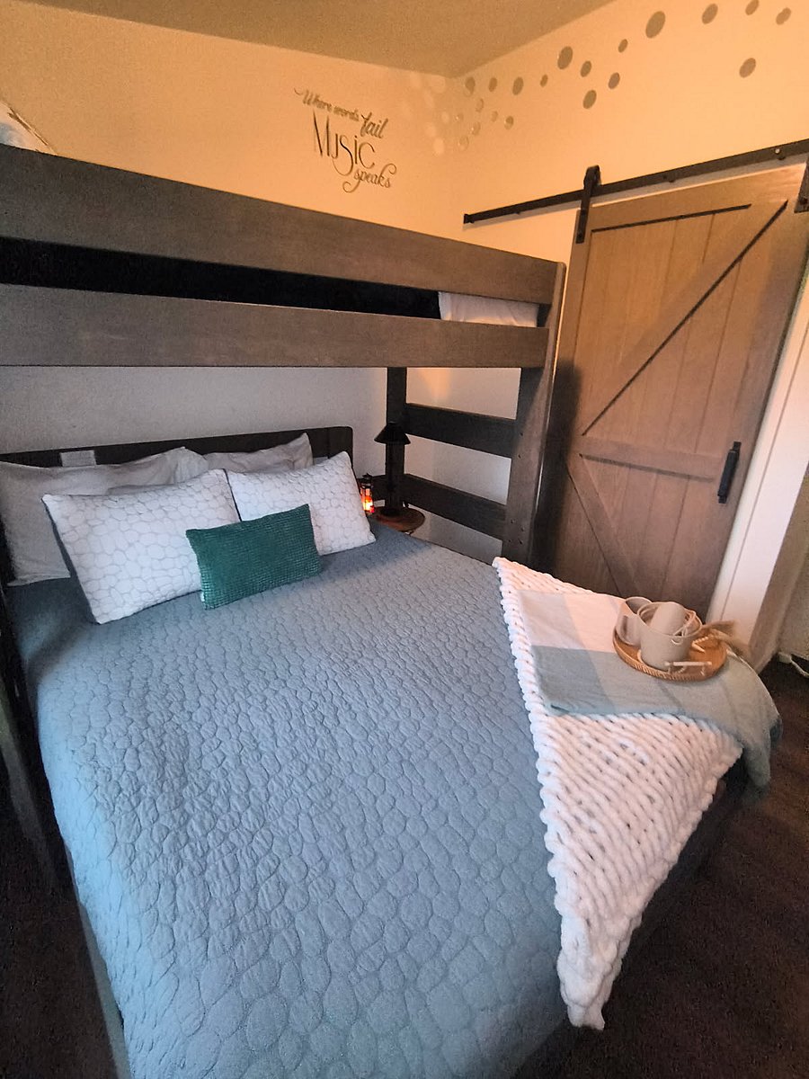 Furnished Finder property 407620_1 photo 23