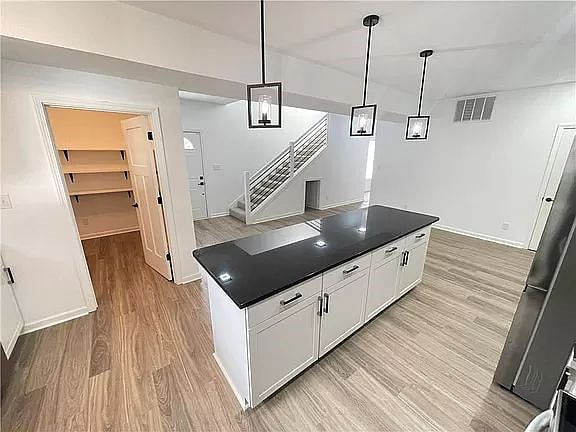 Furnished Finder property 407728_1 photo 16